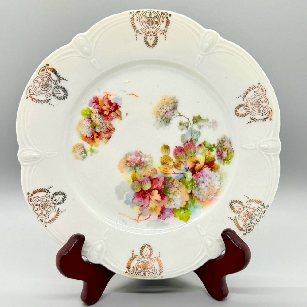 EUC Antique/Vintage Red Lion Mark Dessert/Salad Plate, Flowers, Gold Designs